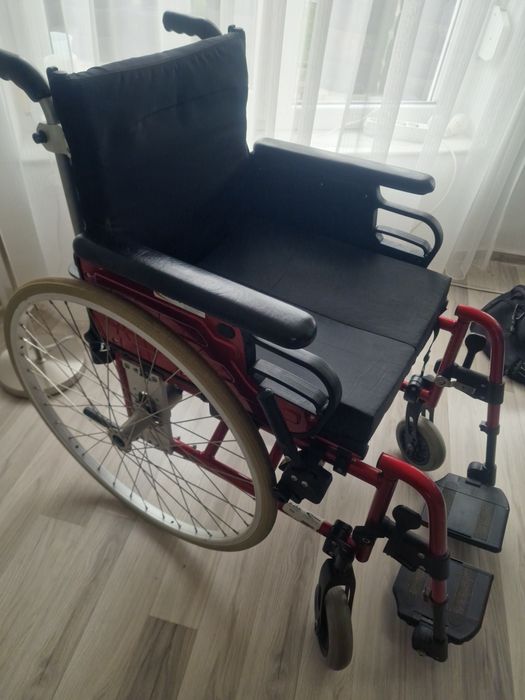 Scaun cu rotile firma Sopur Easy life