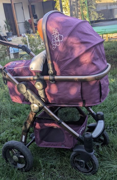 Vand carucior bebe in stare buna!