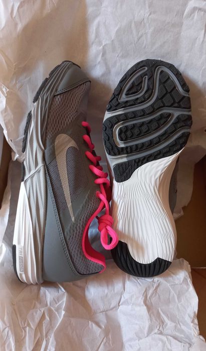 Nike Tri fusion нови оригинални дамски маратонки - размер 38,5