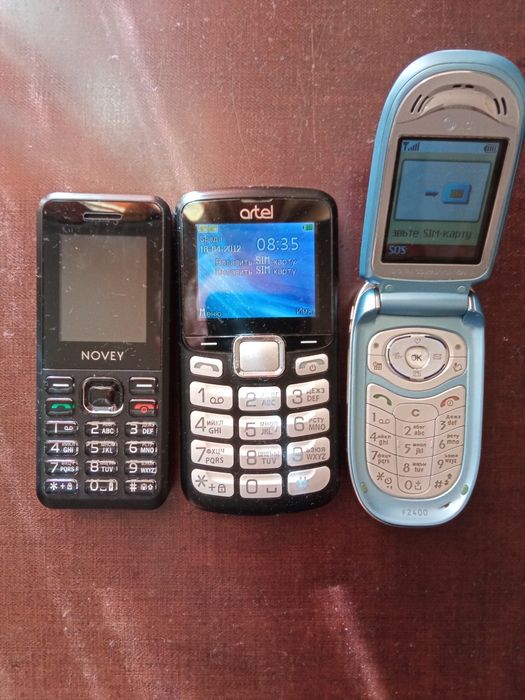 Сотовые телефоны разные