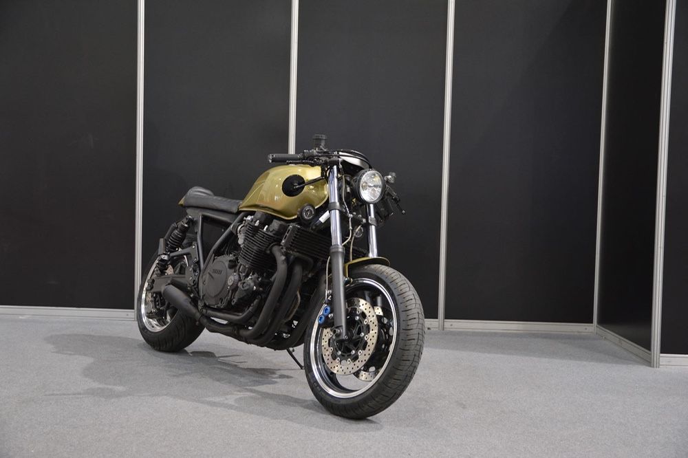 Yamaha XJR 1300 Café Racer