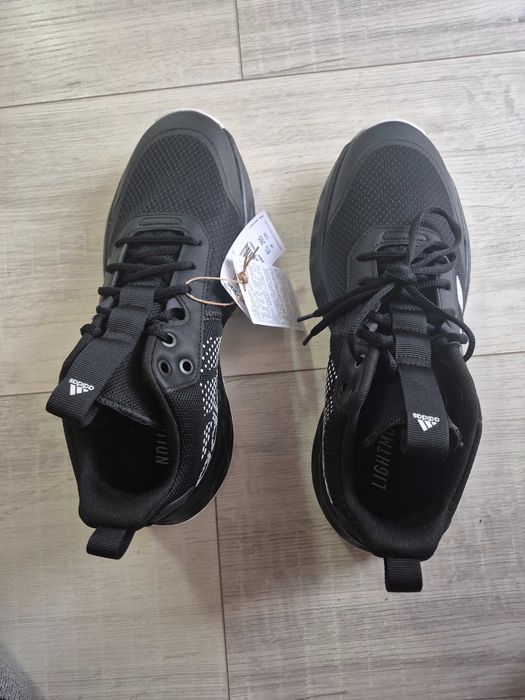 Обувки  adidas нови