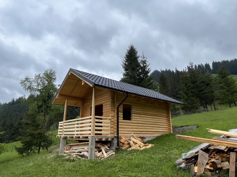 Case/cabane din lemn rotund