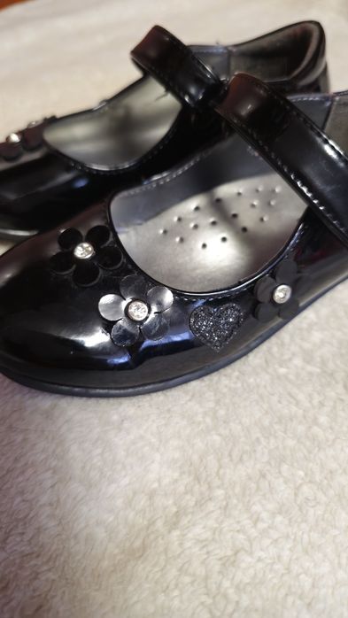 Pantofi de lac marimea 26 !