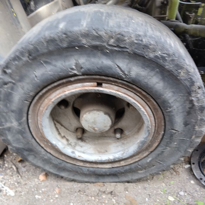 Бандажни гуми с джанти от мотокар Кларк Clark 6.50 x 10 и 7.00 - 12