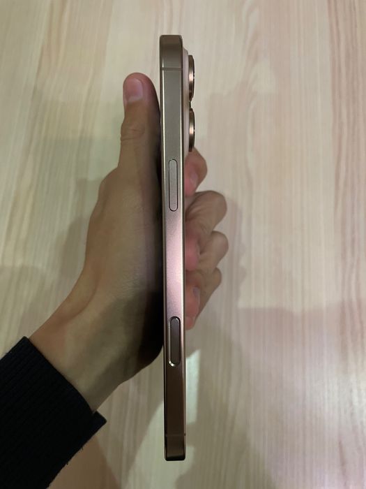 iPhone 16 Pro Max
