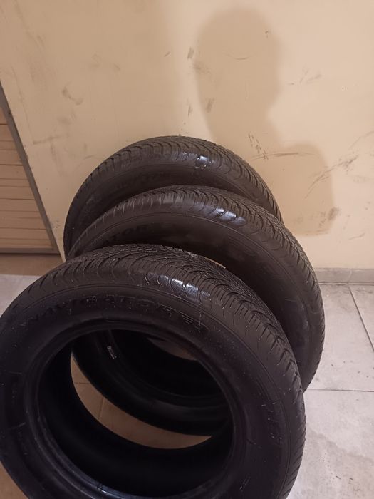 Гуми 215/65/16 за автомобил