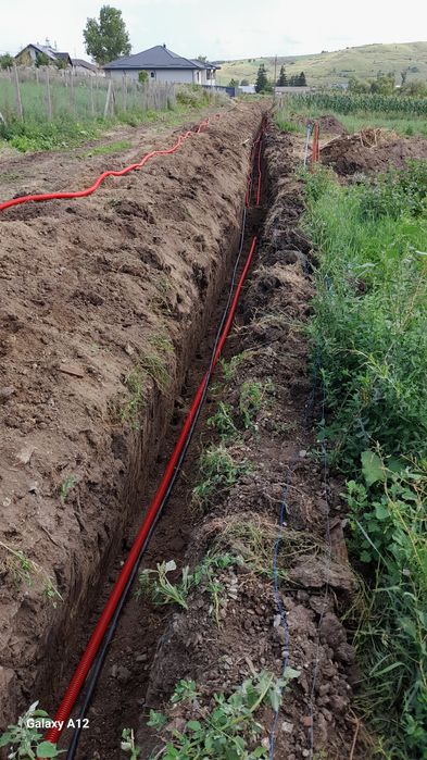 Vand teren constructie casa!Apa-contuar montat,Curent-contuar,Gaz!