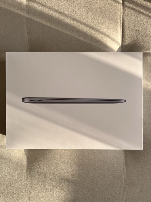 Ноутбук Apple MacBook Air 13 /2020/13.3”/8 Гб/SSD 256 Гб/ MGN63RU/A