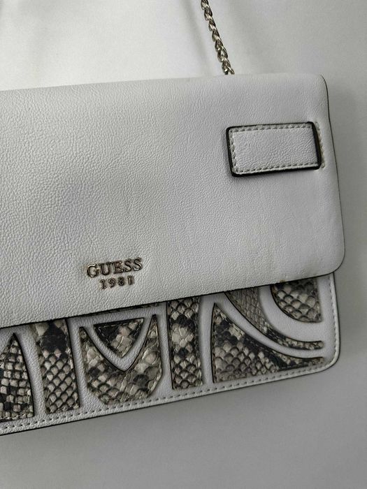 Geantă Guess crossbody albă
