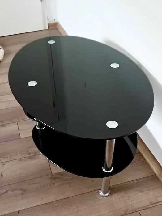 Măsuța de cafea din sticlă neagră