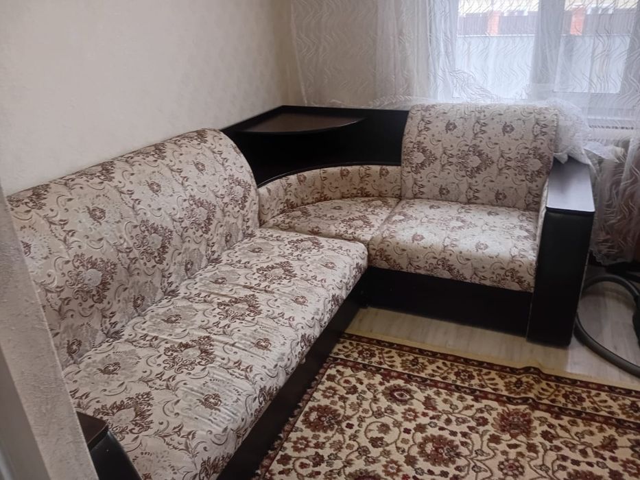 Продам диван в хорошем состоянии