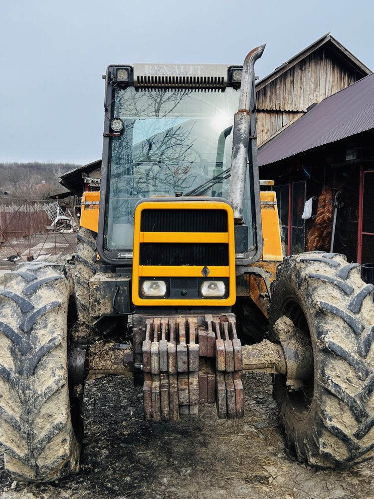 Tractor Renault 106.14 cu încărcător frontal