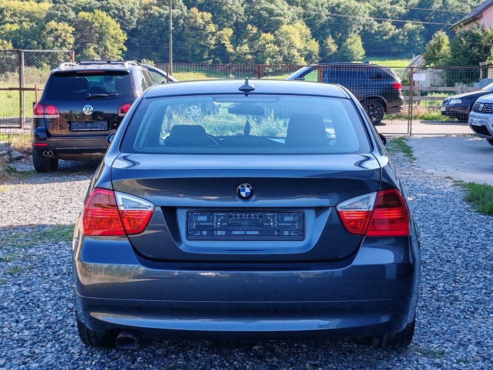 BMW E90 2.0d 2007 manual