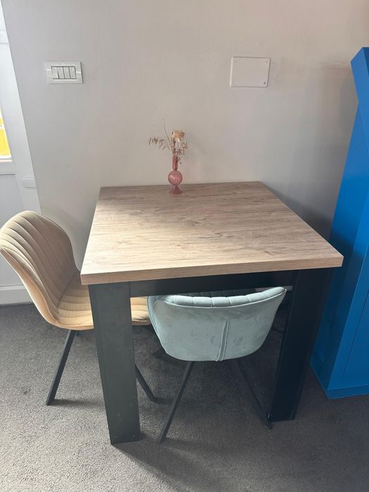 Set complet mobilier pentru bar sau cafenea