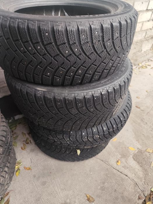 Зимняя шипованная резина 205/55/16
