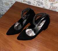 Черные замшивые каблуки 37 размера