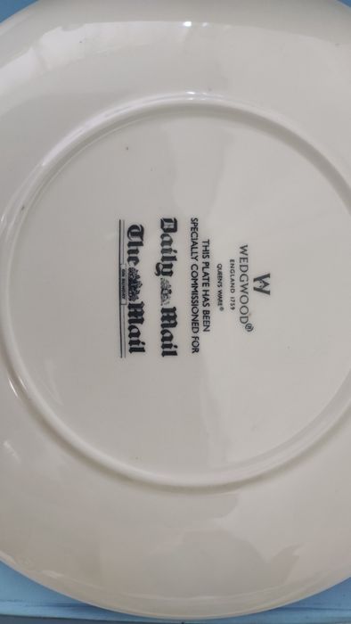 Чудесни британски колекционерски порцеланови чинии