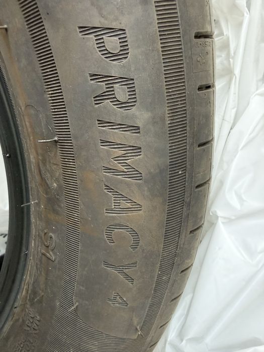 Продавам 4 летни гуми Michelin Primacy 4 215/60/17
