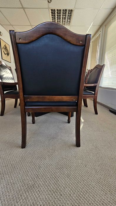 Заседателна маса и офис столове