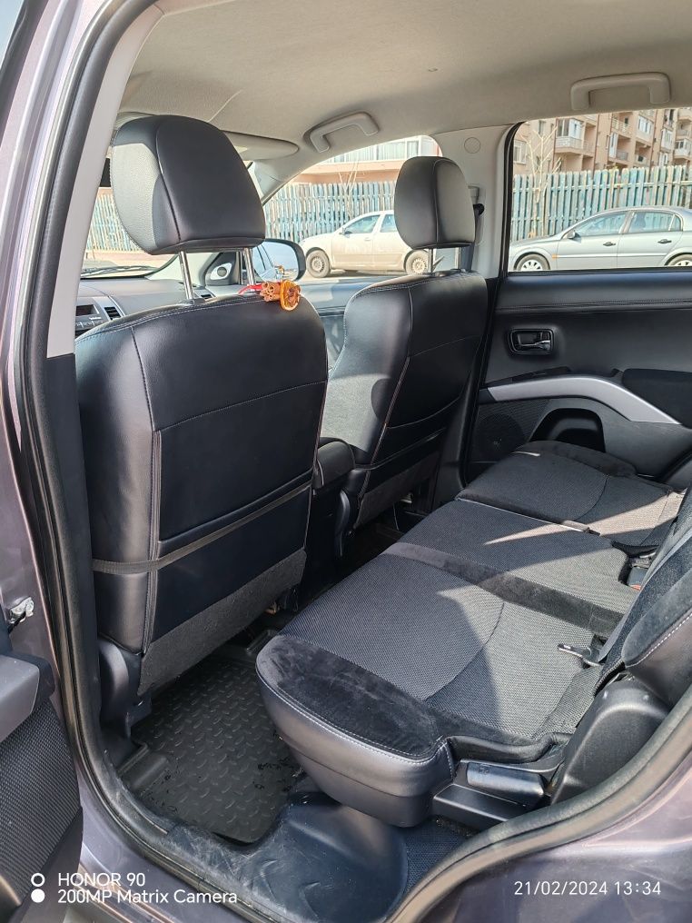 Mitsubishi Outlander 2012, 4x4, cutie automata, 7 locuri, 170.000 km