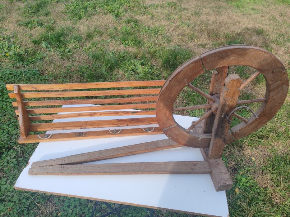 Дървен стелаж, поднос, закачалка