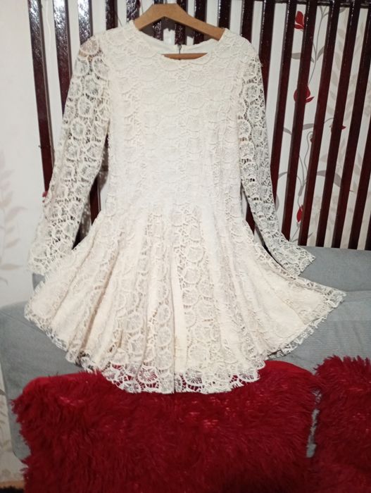 Rochie eleganta din dantela, mărimea M