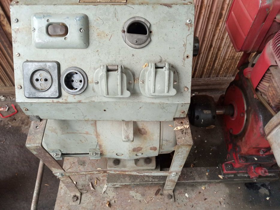 Агрегат трифазен.  С 10 к.с. мотор