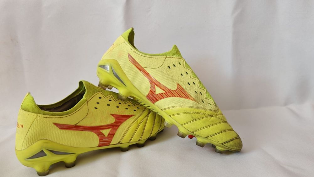 Бутсы Mizuno morelia