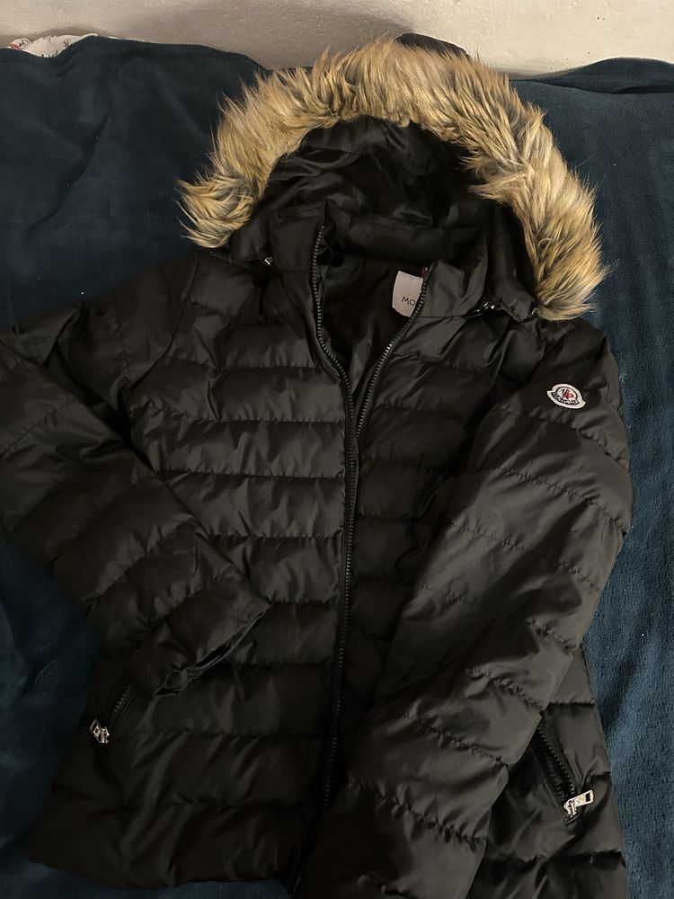 geaca moncler marimea S