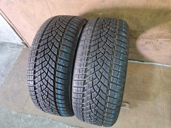 2 Goodyear R18 215/45
зимни гуми DOT1919
