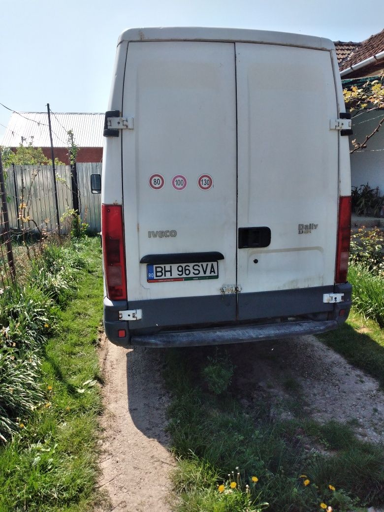 Vând duba iveco daily