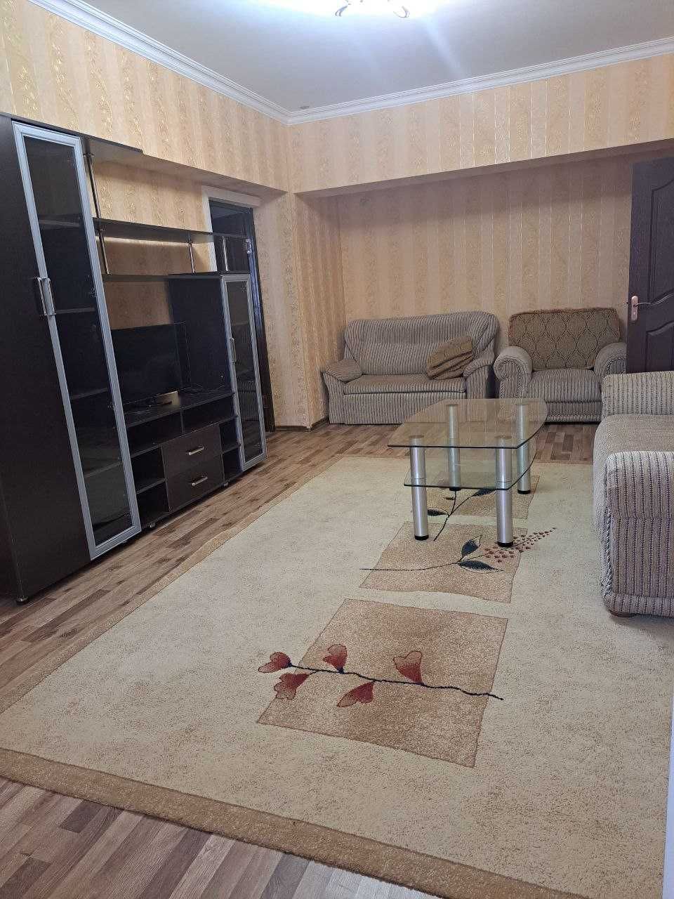 Сдам евро квартиру на Космонавт Цум Ойбек