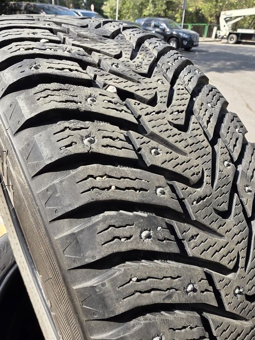 Зимние шины Nokian 235/60/18