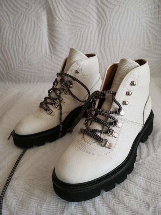 Vând ghete de piele noi, marimea 35