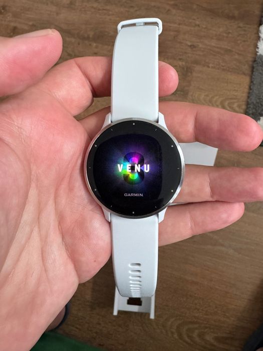 Vand Garmin Venu 3 alb la cutie,ca nou, cu garantie emag