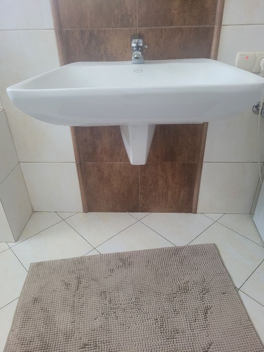 Раковина подвесная Италия, фирма Jacuzzi