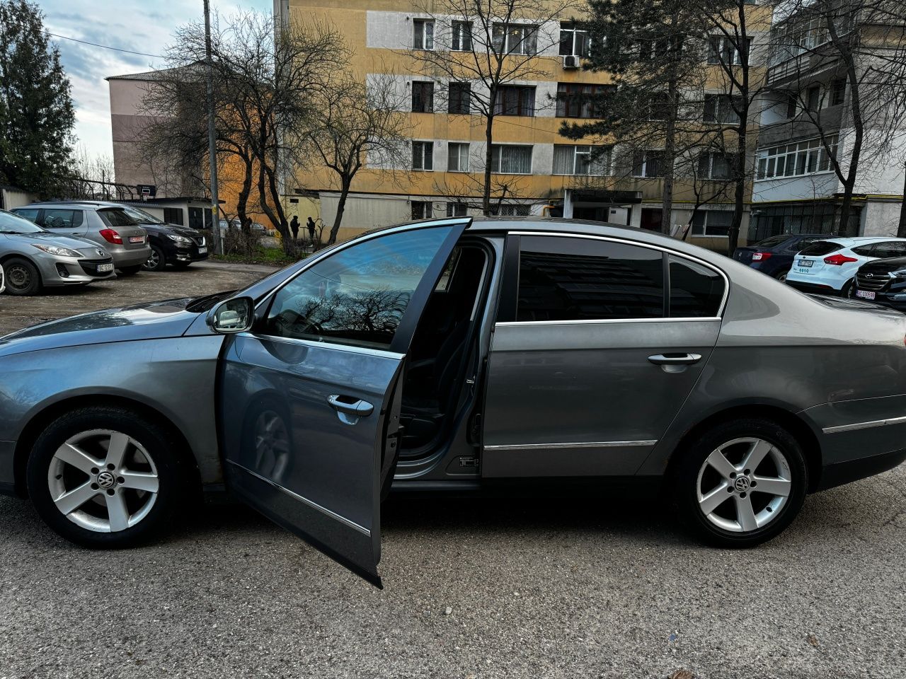 Vând Volkswagen pasat