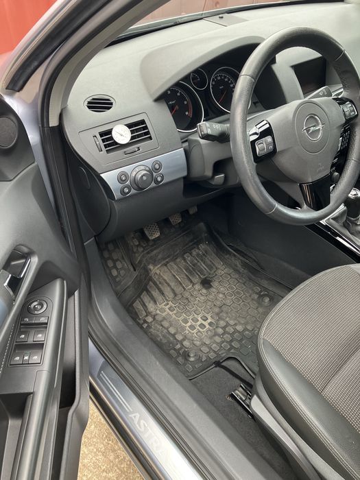 Opel Astra H intretinut 1.7 CDTI 125 CP