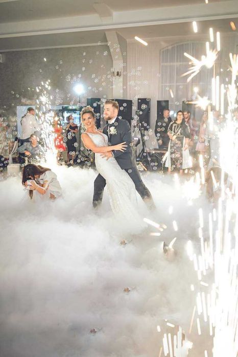 Laser, fum greu, artificii...