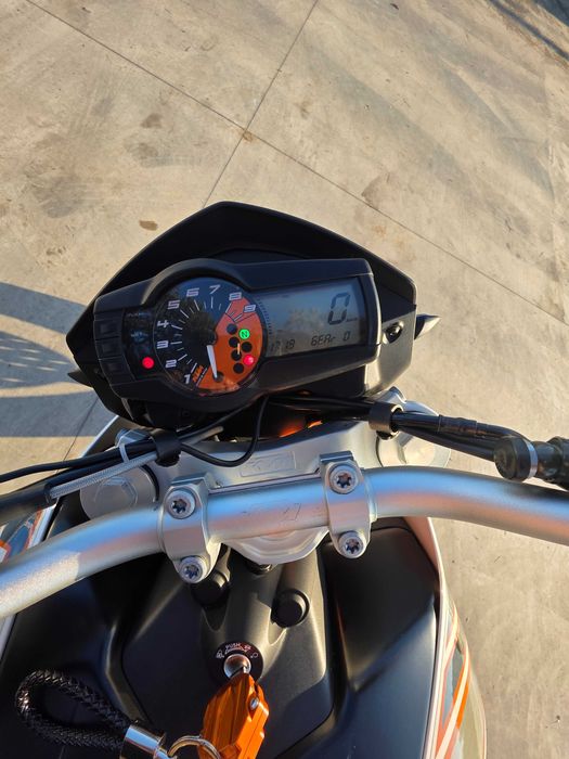 KTM  DUKE  690cc