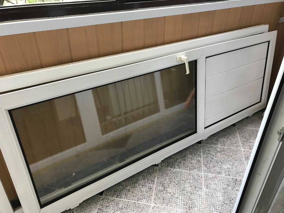 пластиковые окно и дверь