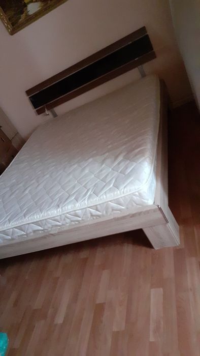 Dormitor din 160/200,cu saltea