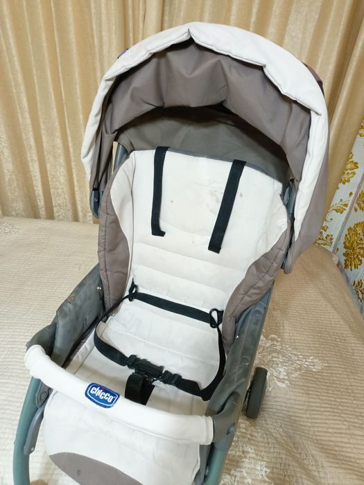 Продаётся коляска chicco