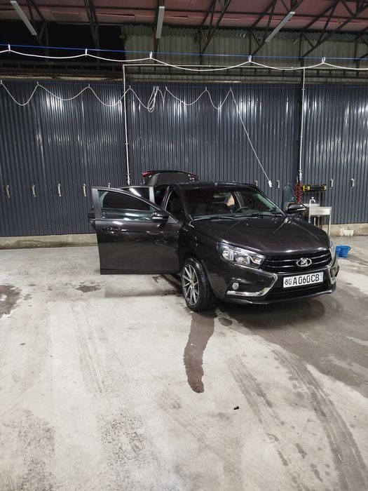 Lada Vesta 1.8 sotiladi