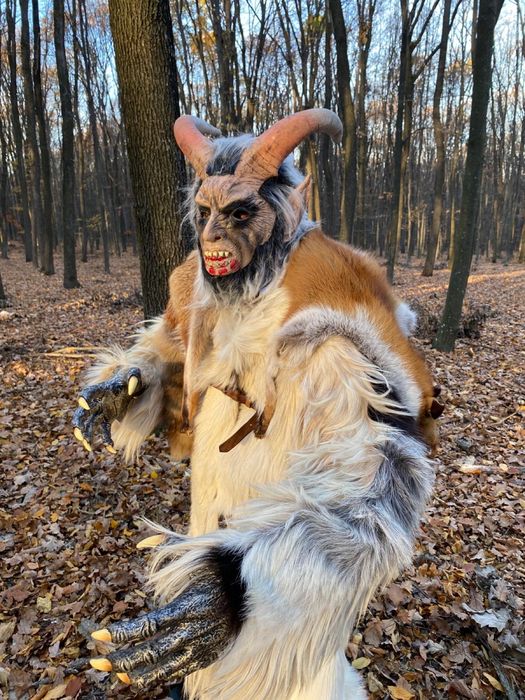 Masti din latex -costume din blana naturala