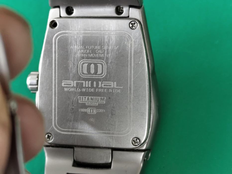 Кварцов часовник Animal 042 Titanium