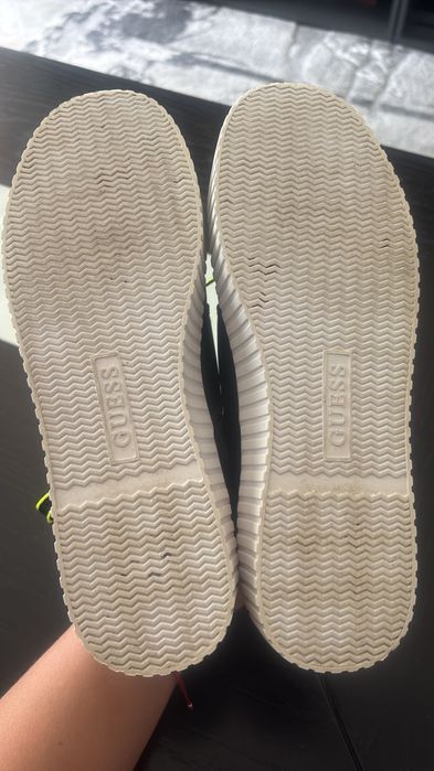 Оригинални обувки на Guess, 38-39 номер