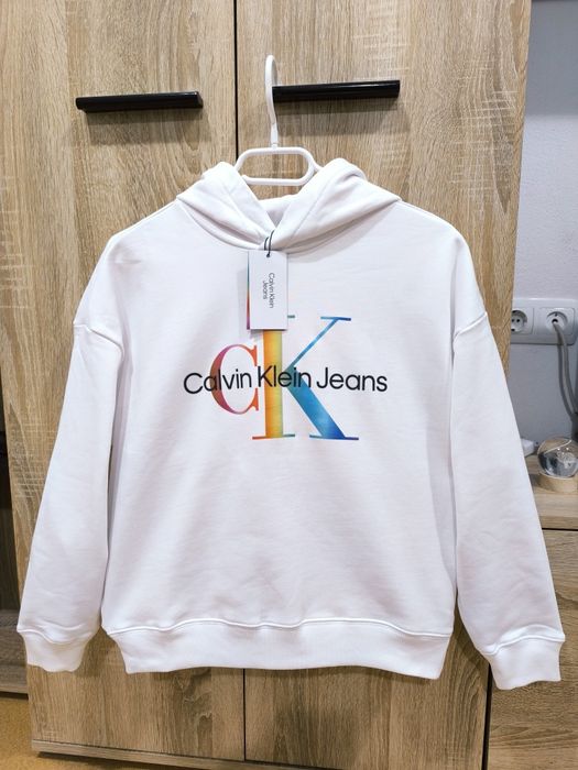 Calvin Klein Armani Guess