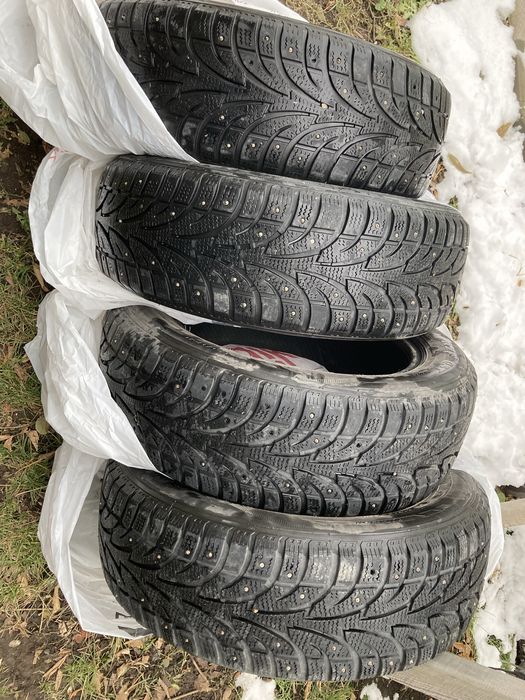 Шины зимние шипованные б/у
